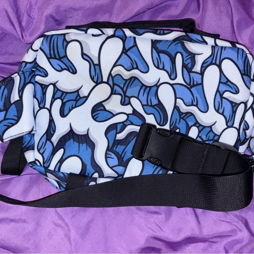 The Hundreds Baxter Blue & White Camouflage Belt Bag - Picture 6 of 9